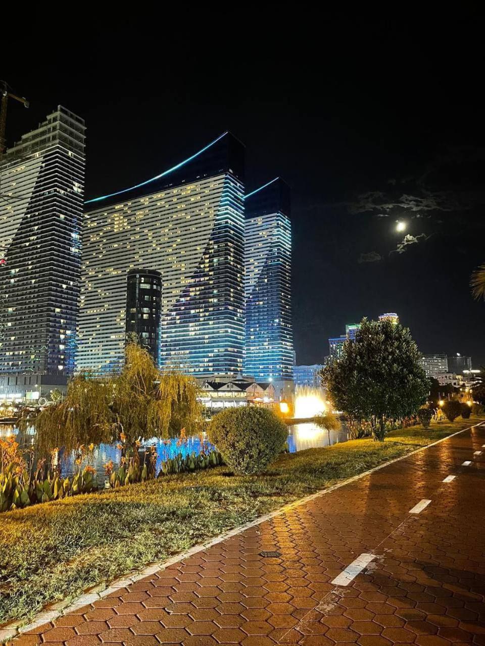 Orbi City Luxury Towers Aparthotel Batumi Kültér fotó